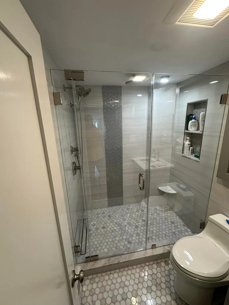 Shower in Santa Clara
